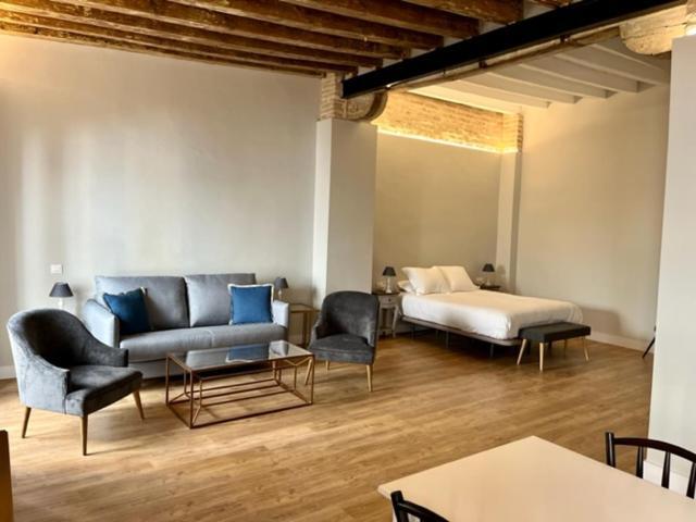 Ti1 Estiloso Loft 120M De La Catedral Tomas De Ibarra Street 塞维利亚 外观 照片