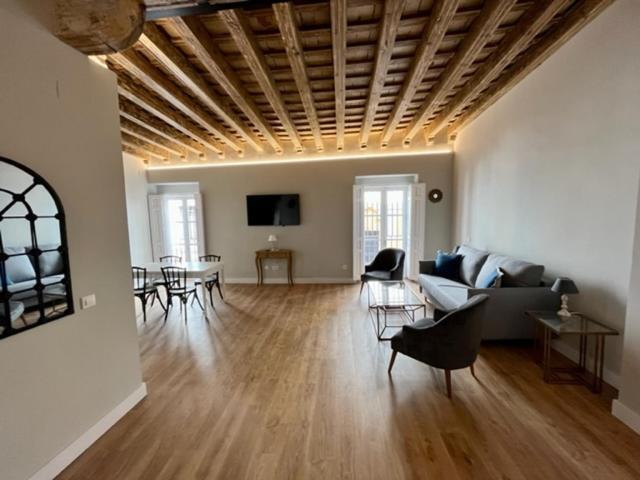 Ti1 Estiloso Loft 120M De La Catedral Tomas De Ibarra Street 塞维利亚 外观 照片
